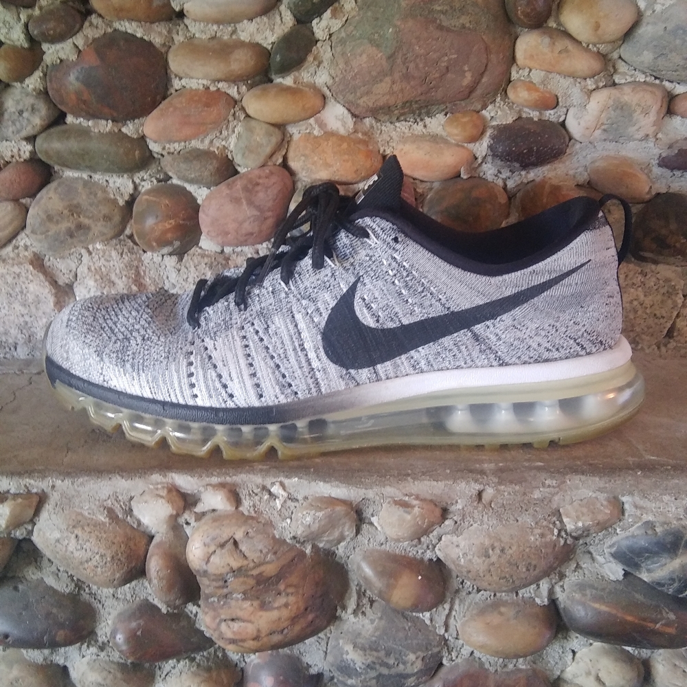 Nike Flyknit Max